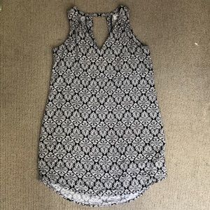 Black and white patterned dress